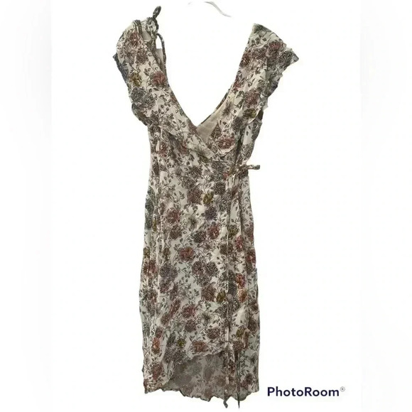BLACK tape floral wrap summer dress with one tie sleeve - Picture 1 of 5